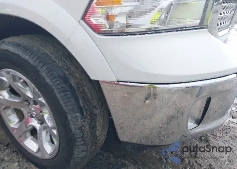 2015 Ram 1500 Laramie из США, поврежденный, VIN 1C6RR6NT6FS761980